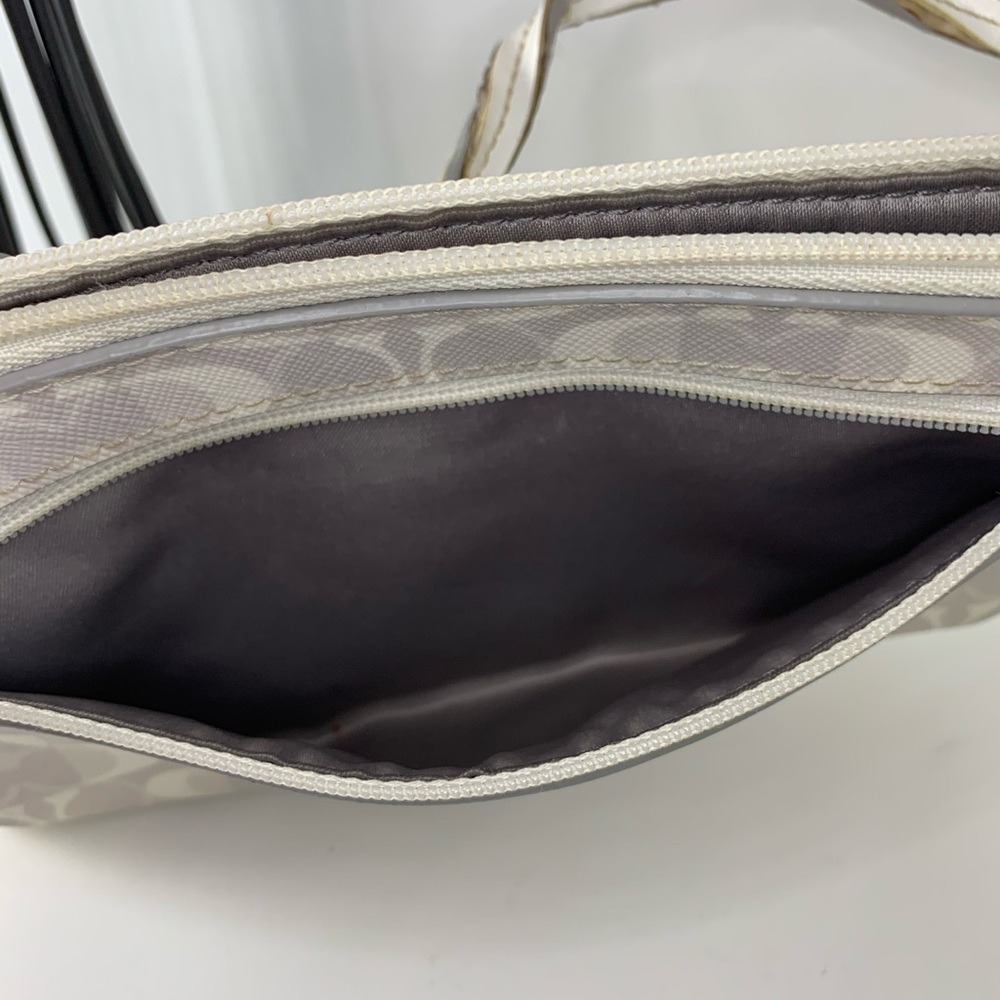 Coach Wristlet - Picture 6 of 6